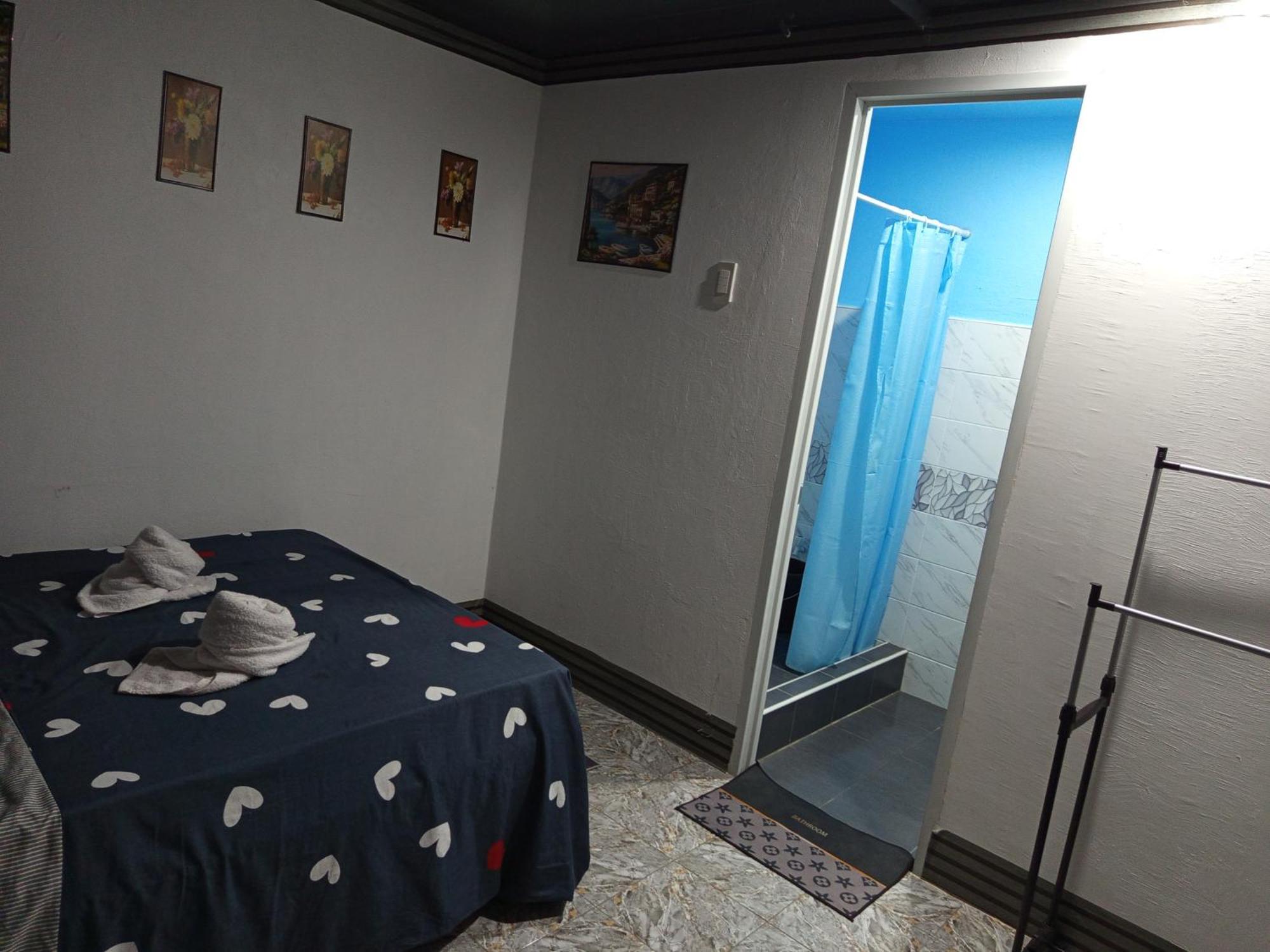 Sarah'S Garden Bnb & Spa Bed & Breakfast Clarin  Exterior photo