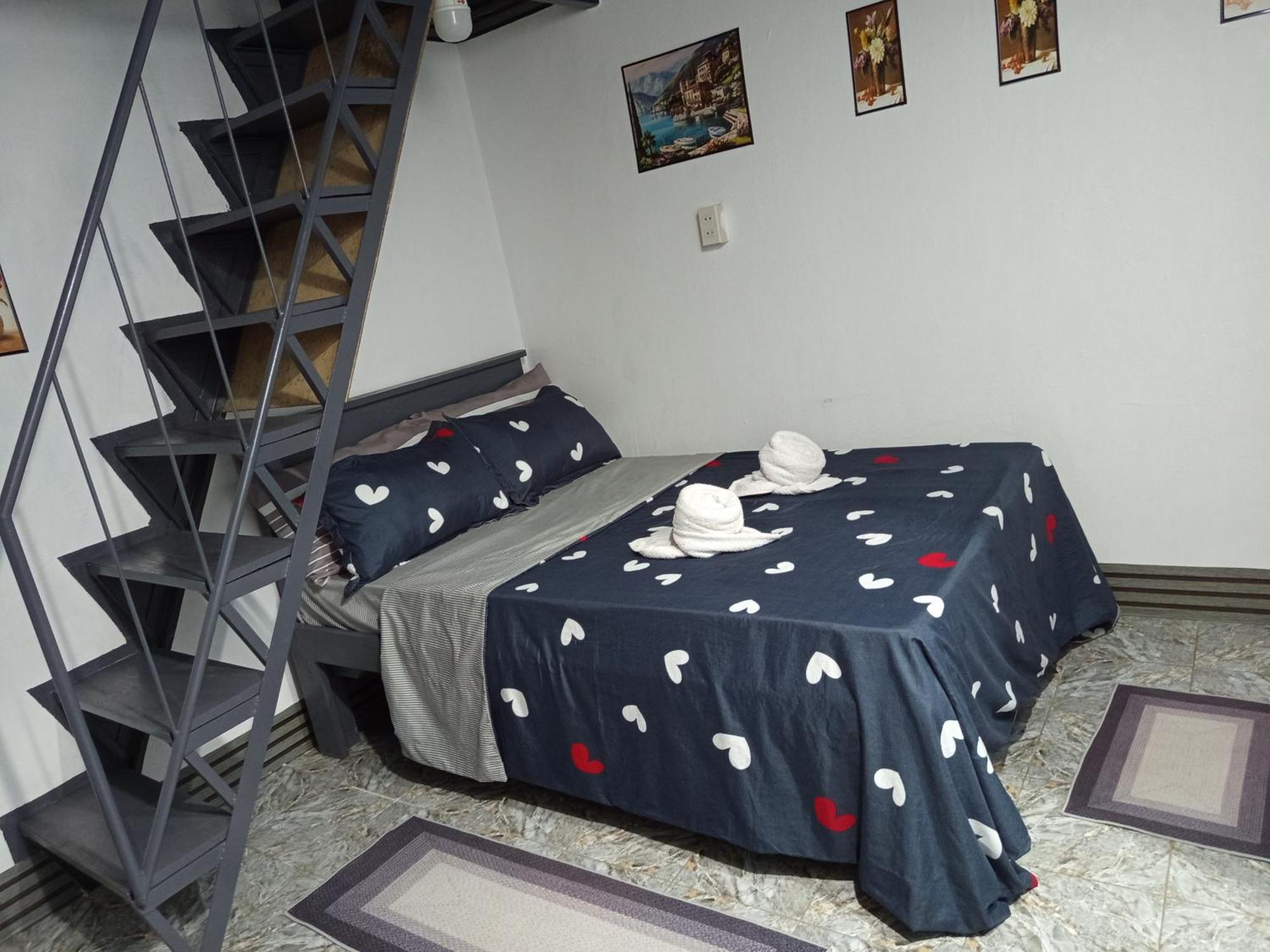 Sarah'S Garden Bnb & Spa Bed & Breakfast Clarin  Exterior photo